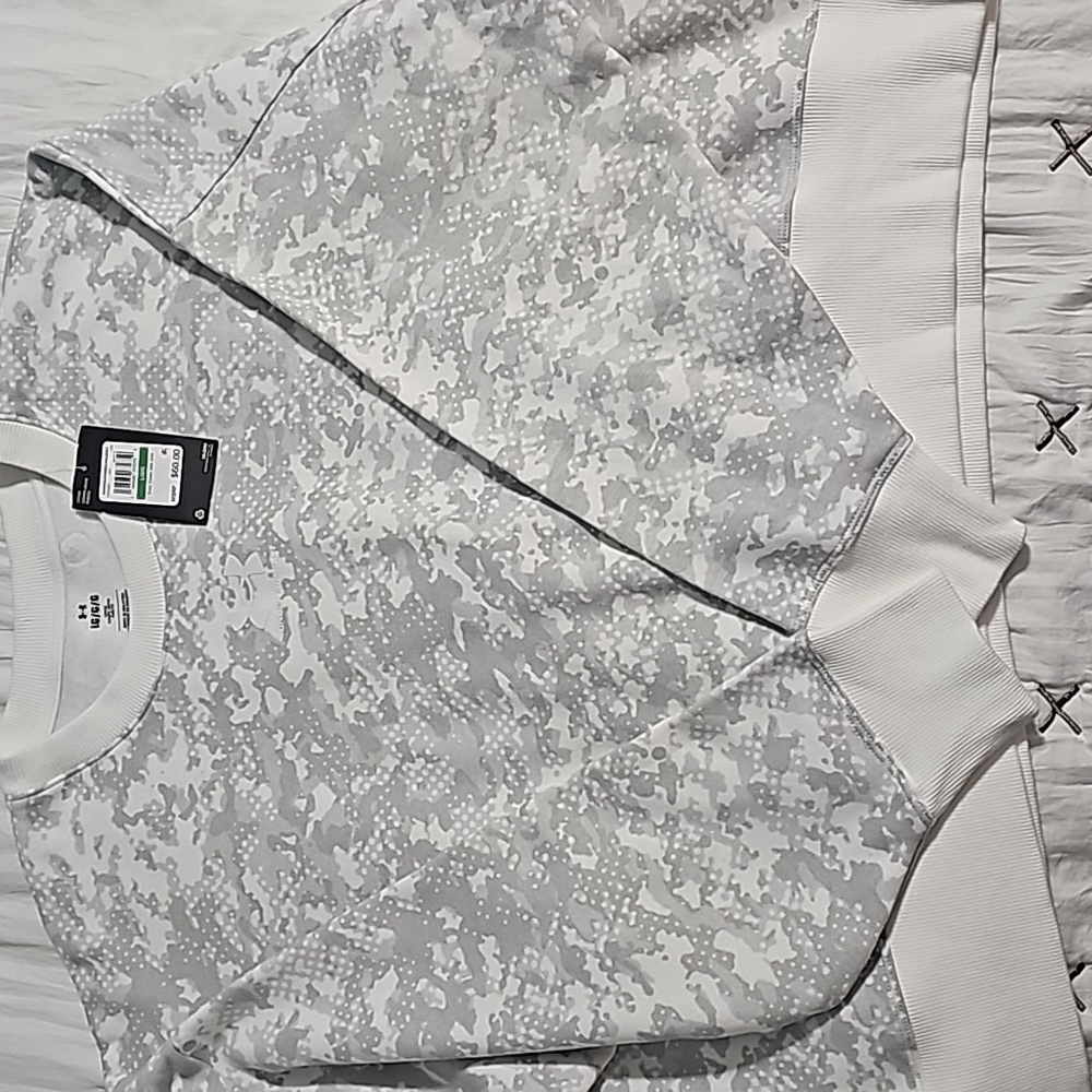 NWT Under Armour Camo Crew Sweater